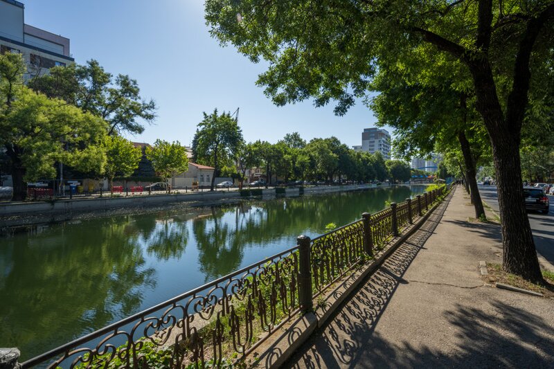 Metrou Timpuri Noi, apartament cu 2 camere, vedere spre Splai.